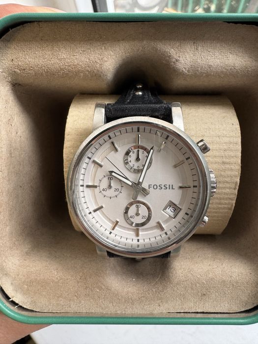 Продам часы Fossil
