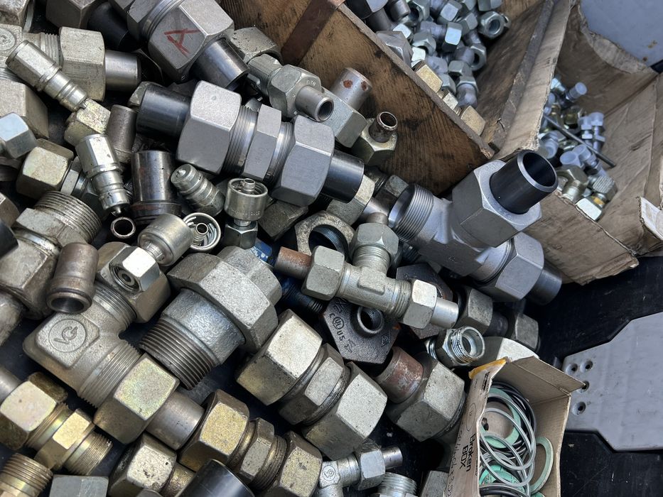 Stoc racorduri, nipluri, fitinguri, conectori metalici NOU