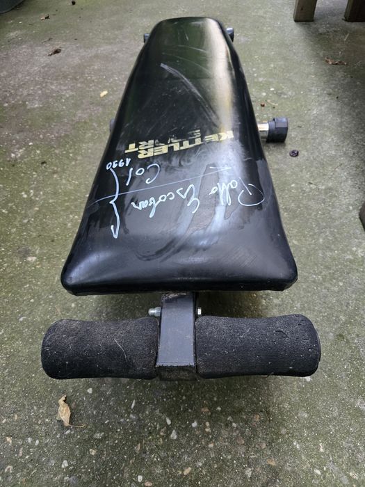 Banca fitnes foarte nine intretinuta