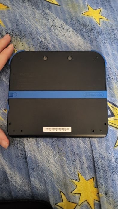 Nintendo 2DS modat cu husa, card SD, jocuri