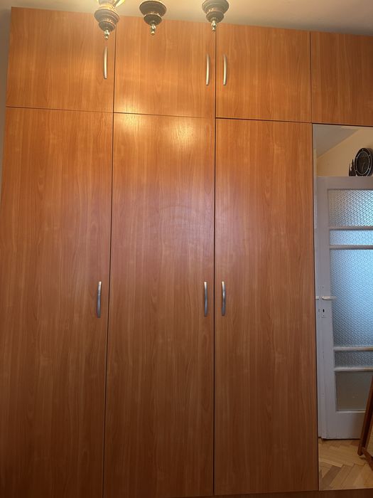 Врати на гардероб