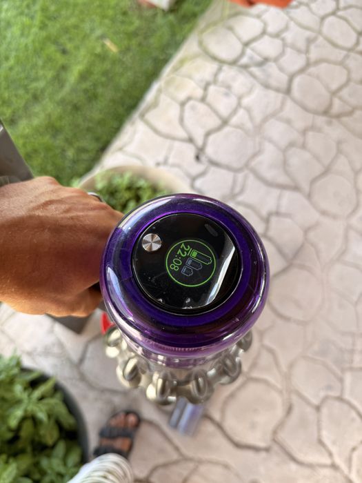 Dyson v11 aspirator