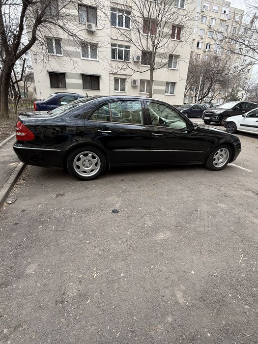 MERCEDES-BENZ E-Class 2004 — imagine 3