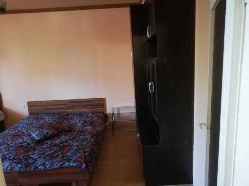 Дава се под наем Двустаен апартамент в Бургас, Възраждане - 42 кв.м за 306 € - Снимка #3