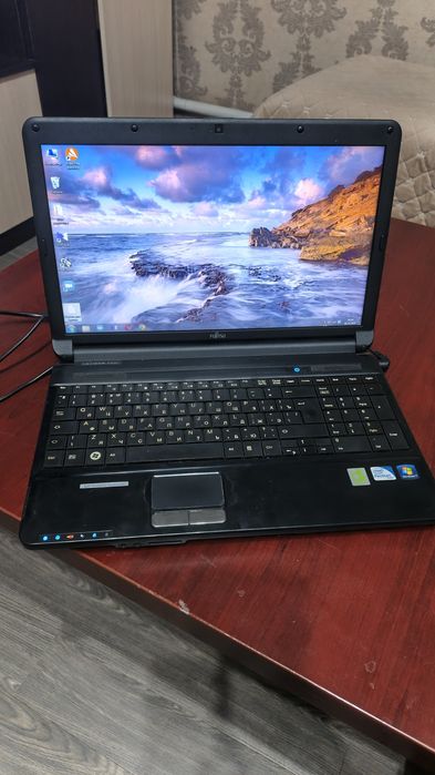 Ноутбук Fujitsu AH530