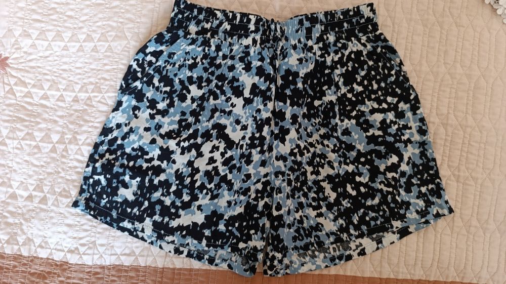 Джинсовые шорты LC Waikiki на девочку 10-12 лет в идеал