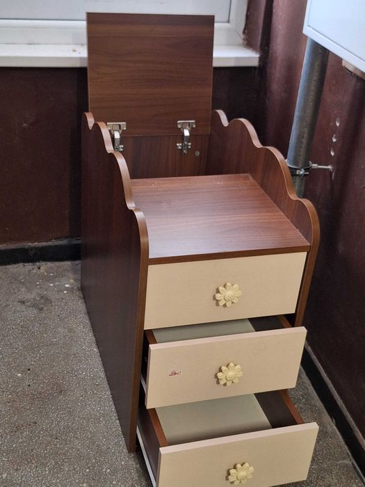 Мебели за детска стая: гардероб, скрин, шкаф