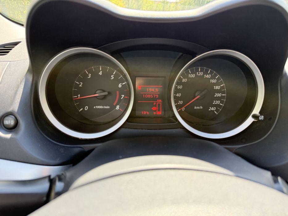 Vand sau schimb mitsubishi lancer!