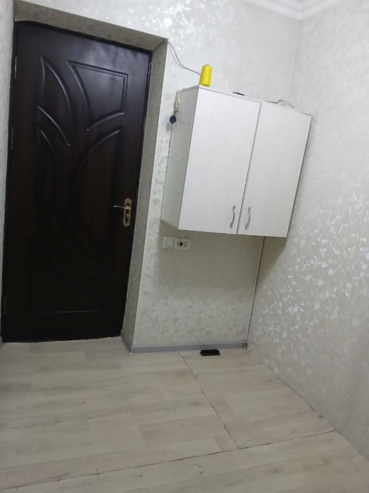 Yangiyoʻlda 3 xonali kvartira sotiladi.