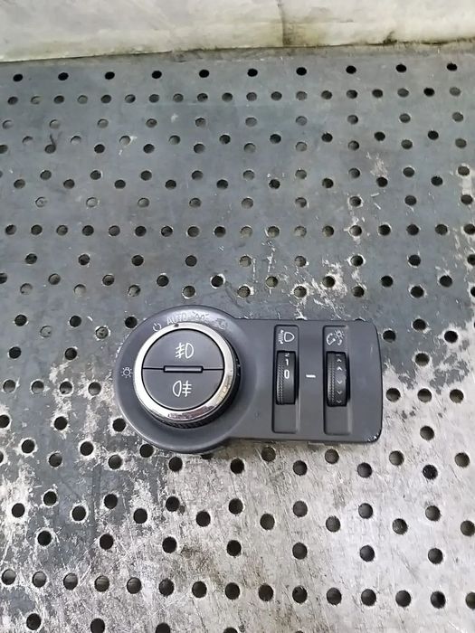 Bloc lumini opel astra j 13268702