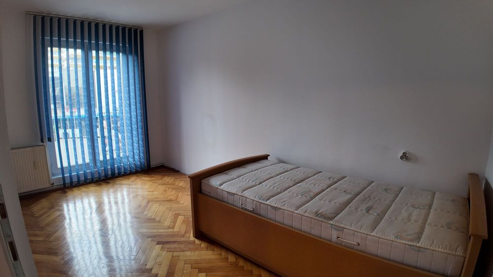 Apartament în Centru lângă UMF (Fostul MALL) de vânzare, 2 Camere, Decomandat 49mp
