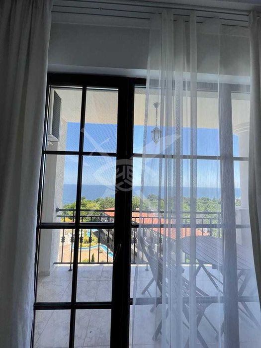 Продава се Двустаен апартамент в Обзор - 66 кв.м за 932 €/кв.м - Снимка #2