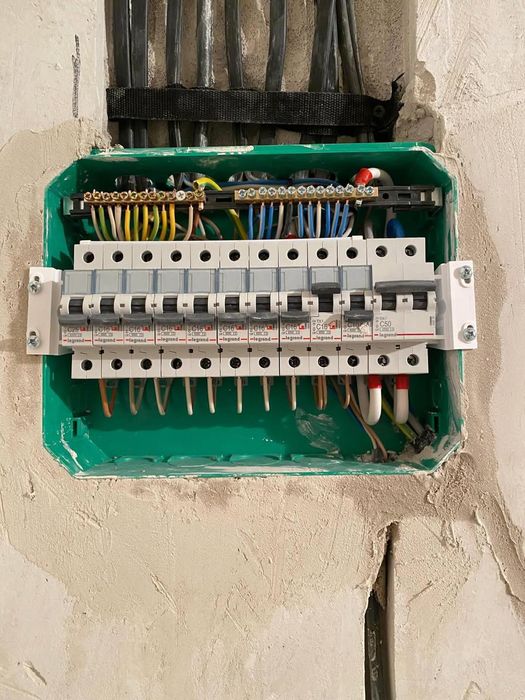 Квалифицированный Электрик