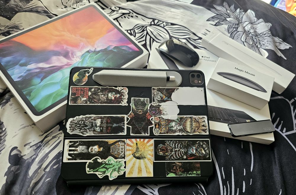 Пълен комплект iPad Pro 12.9" (2020) | 512GB | Magic Keyboard + Pencil