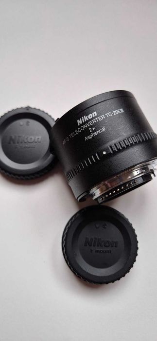 Продавам телеконвертор Nikon AF-S TELECONVERTER TC-20EIII 2x