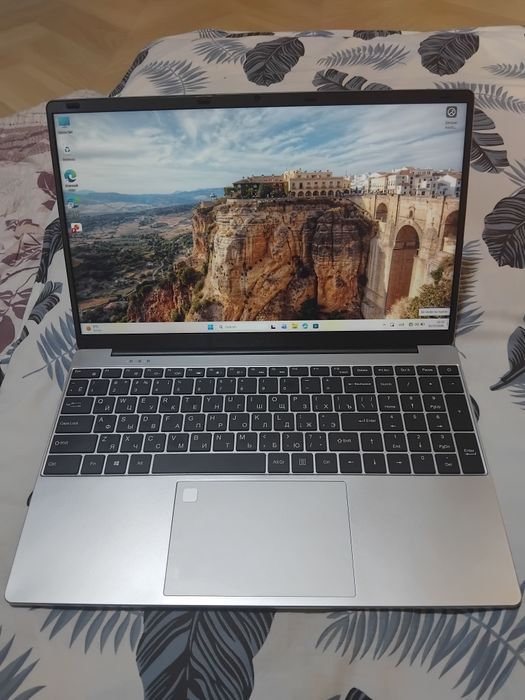 Noutbuk DESKTOP Holati yaxshi yangi