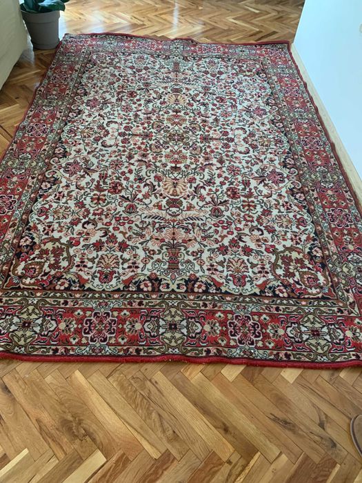 Продавам персийски килим