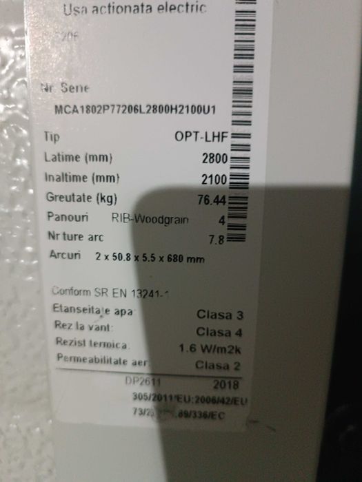 Ușă de garaj cu telecomanda