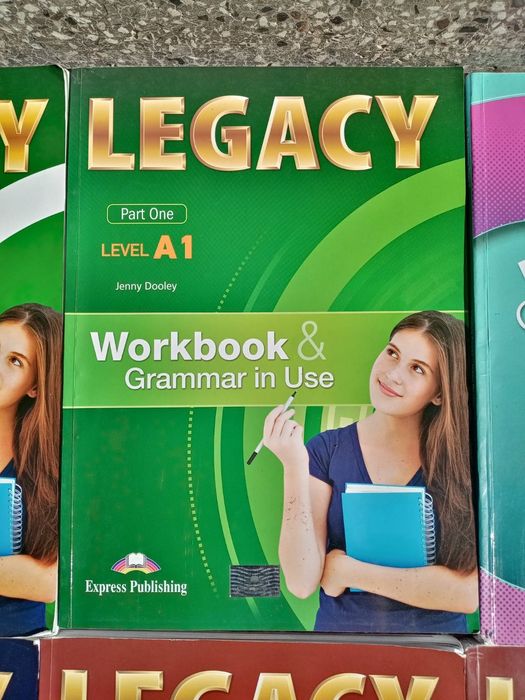 Комплект за 8 клас по английски, раб. листи по БЕЛ и учебник по ИТ