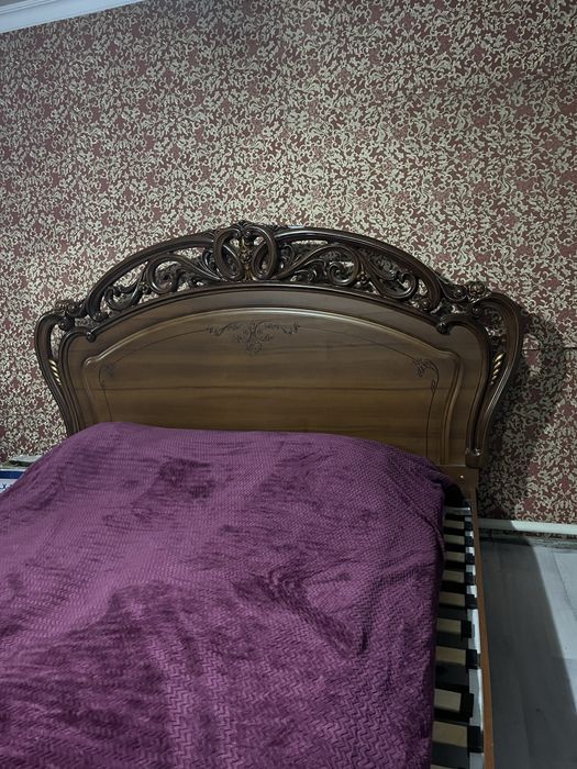 Продается спальный гарнитур
