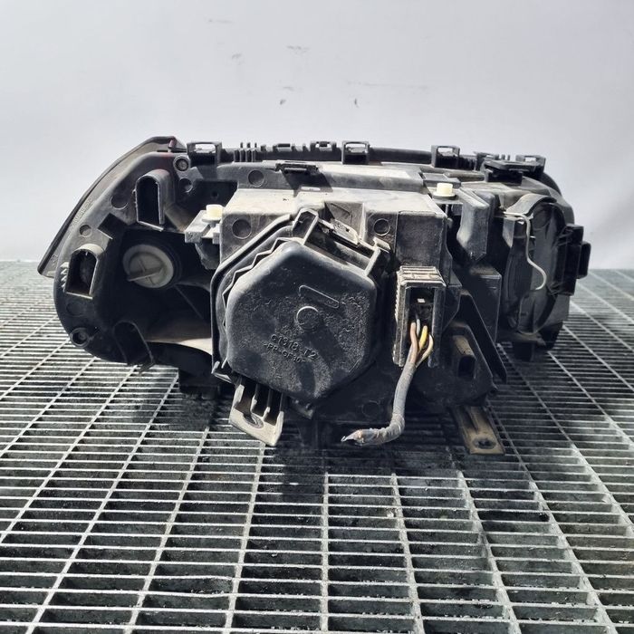 Far Stanga BMW X3 E83 2003 - 2006 SUV 4 Usi (1464) Fara xenon