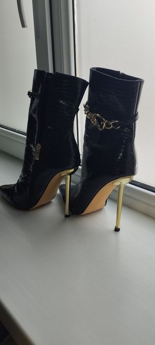 Продам срочно сапожки.