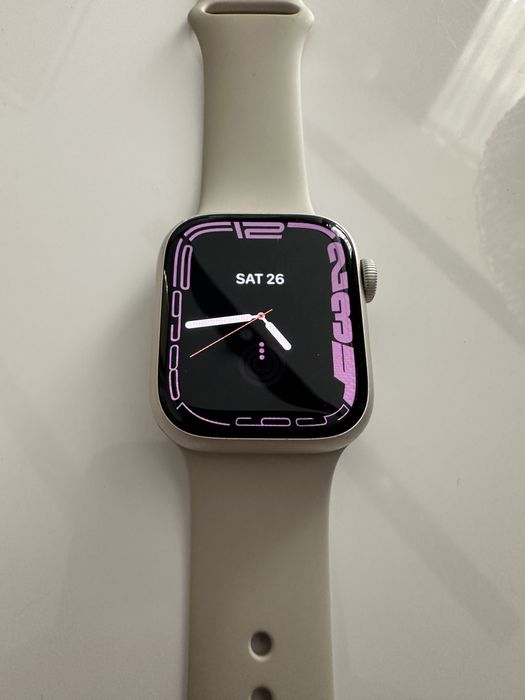 Apple Watch Series 7 – 41 mm Starlight (часовник apple 7 серия)