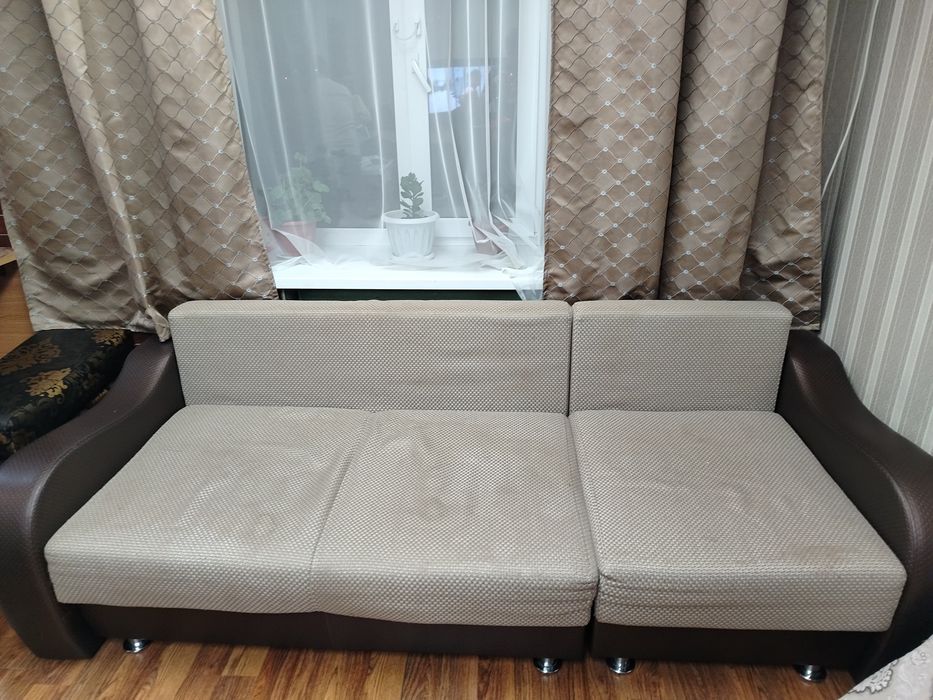 Продаётся диван.