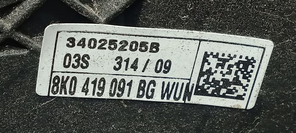 Volan in 4 spite cu comenzi 34025205b Audi A4 B8/8K (2007 - 2011)