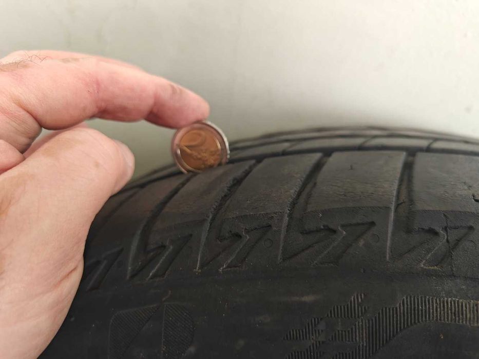 2 броя летни гуми Bridgestone Turanza T005 с размери 205/55/R16