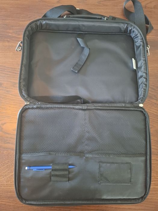 Geanta laptop Base XX