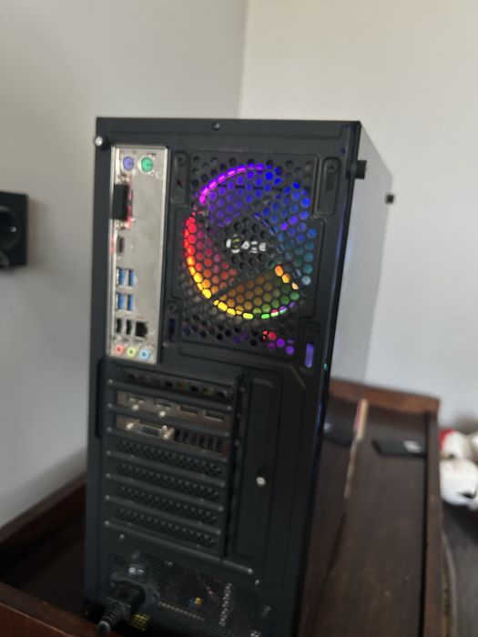 Геймърски компптър, бюджетен 16gb ddr4 rx 470 nitro r5 5600