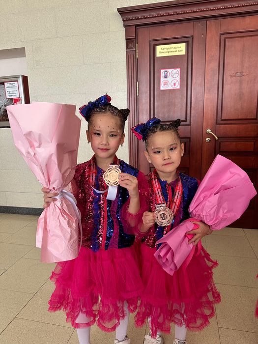 Детский костюм розовый