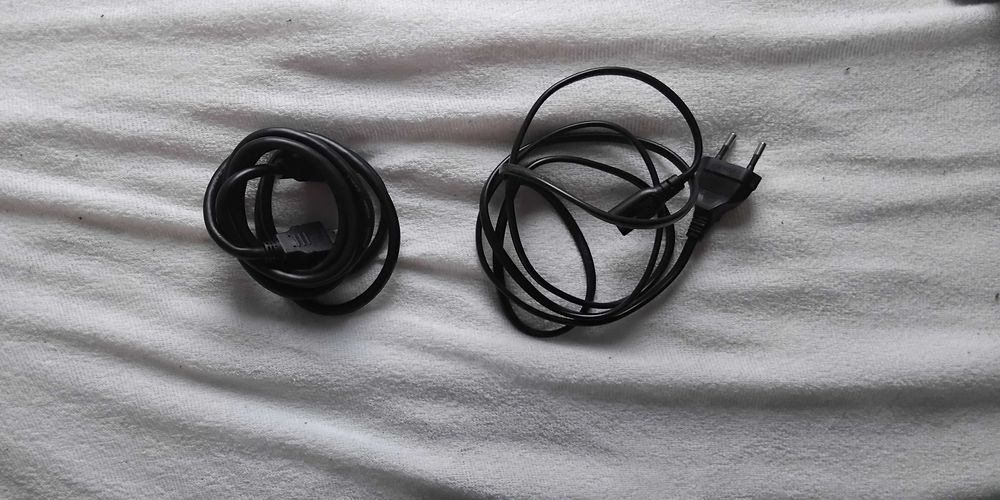 Продавам PS4 slim