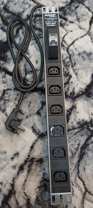 Распределитель питания AMP Connect PDU