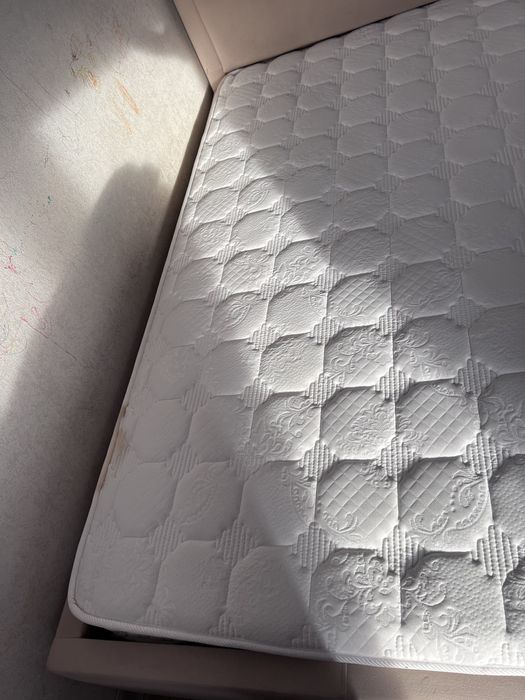 Кровать двухспальная