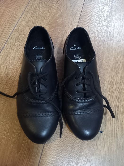 Обувки Clarks за момиче