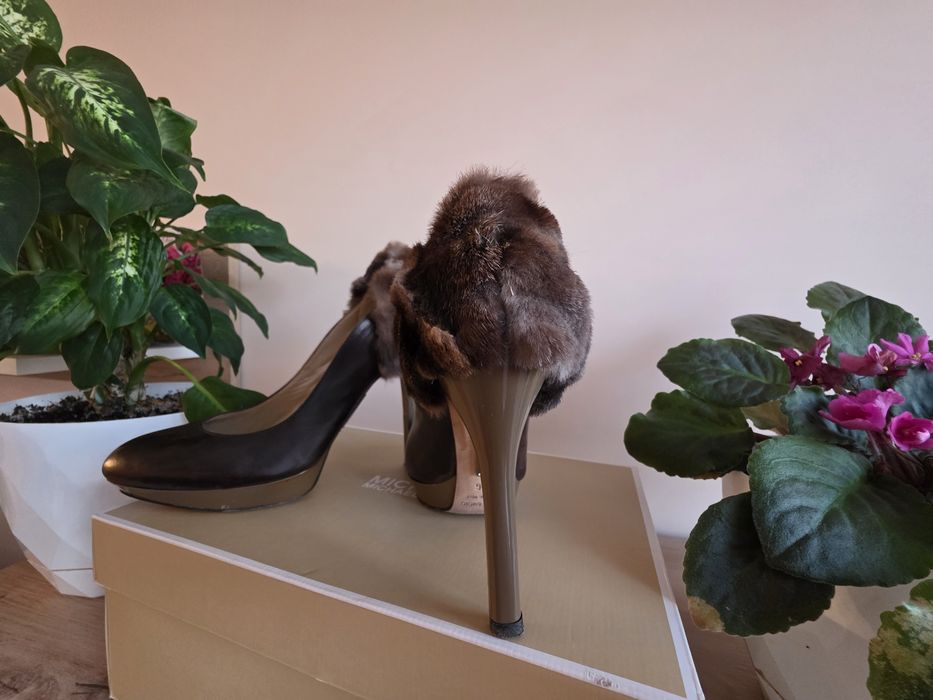 Високи токчета на Italo balestri, комбинация естествена кожа с косъм