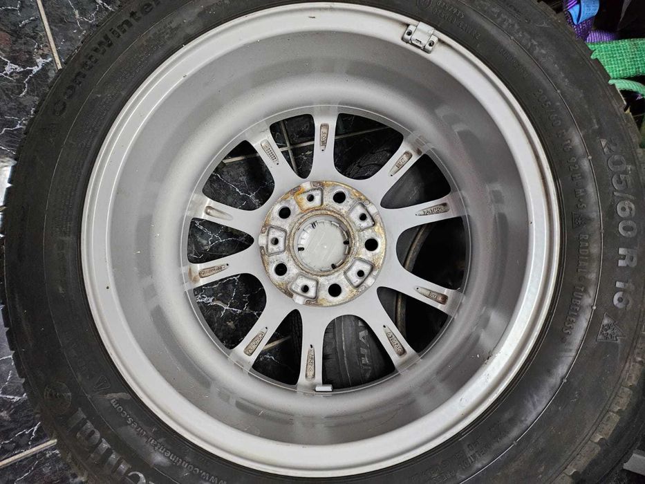 F30 205/60/16  джанти с гуми Continental