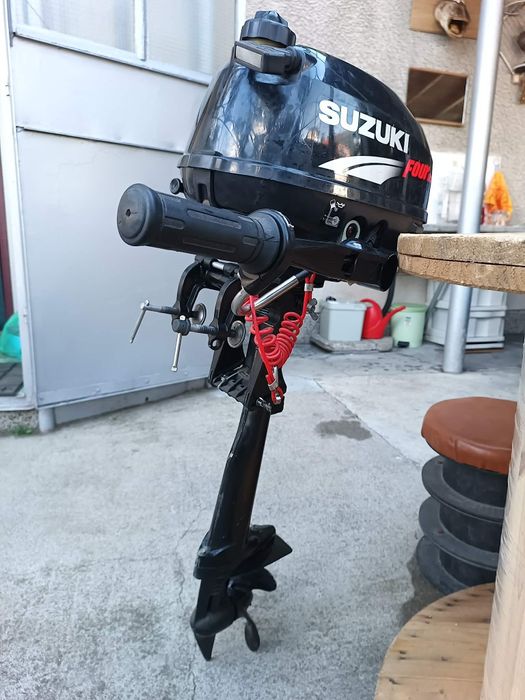 Мотор за лодка suzuki