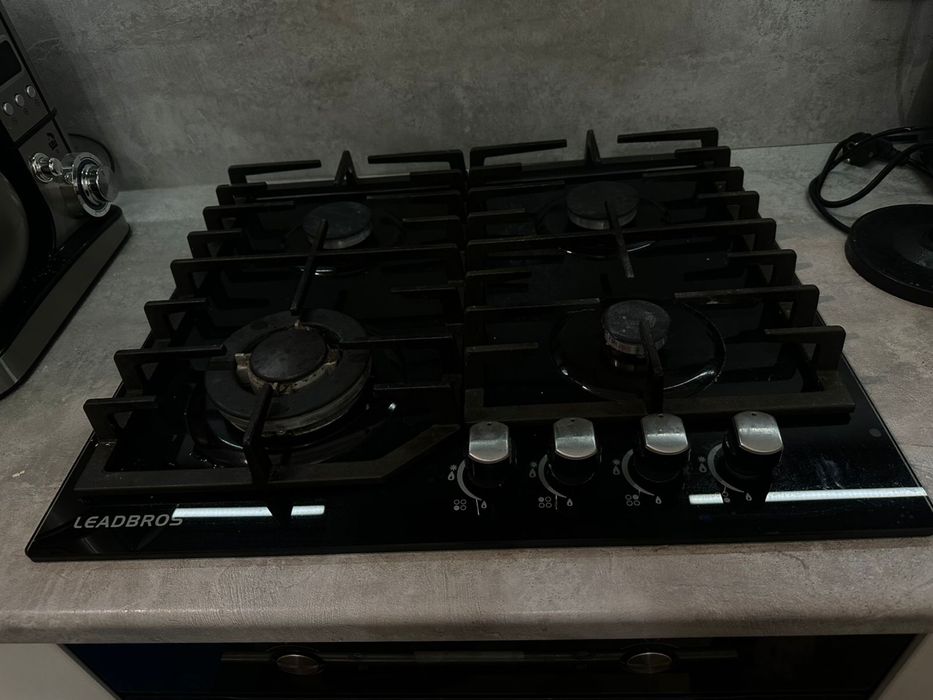 Продам газовую плиту