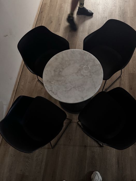 10 броя маси 50 броя столове