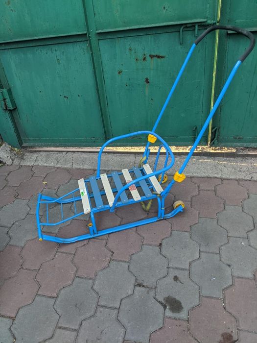Продам санки с чехлом