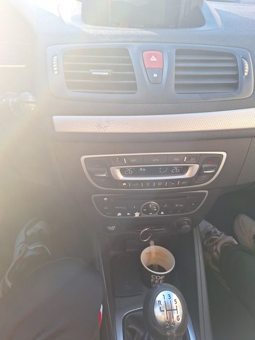 Продавам Рено Меган