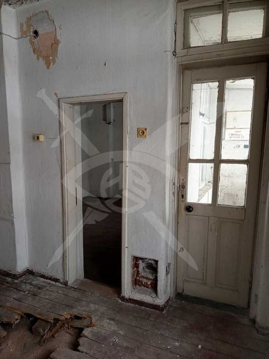 Продава се Етаж от къща в София, Център - 75 кв.м за 1374 €/кв.м - Снимка #6