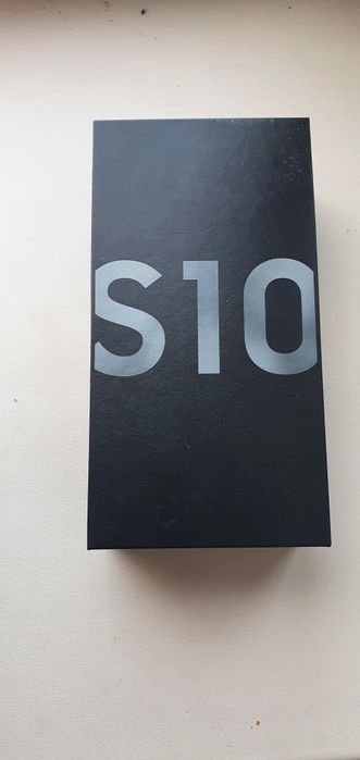 САМСУНГ S10  отличном состоянии.