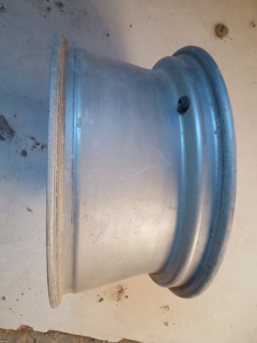 Диск на ауди радной