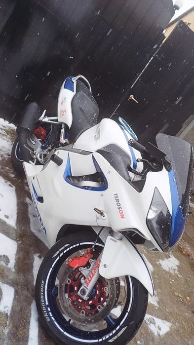 Honda cbr 600 f4i