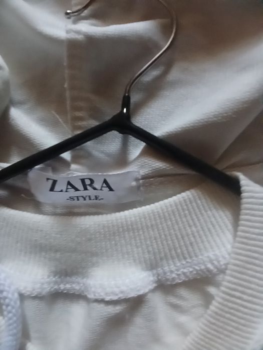Продаётся тройка. Новый. "ZARA"