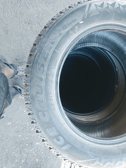 Резина зимняя 215/60/17